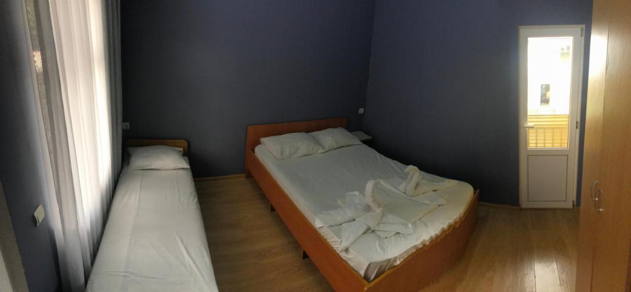 Гостевой Дом Роберто Hotell New Athos Exteriör bild